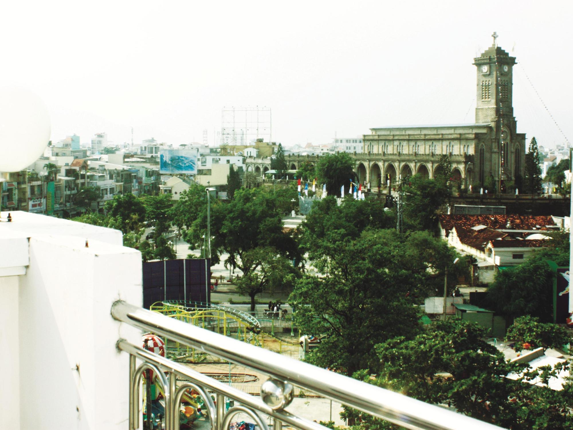 Dag Hotel Nha Trang Buitenkant foto